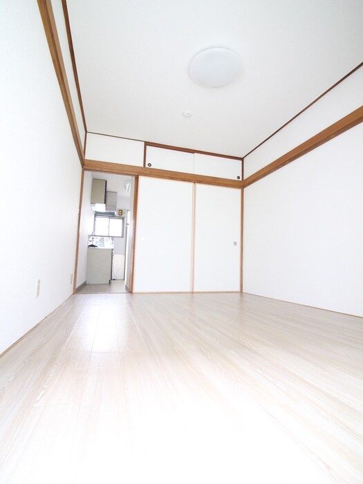 物件内観写真9　(居室)