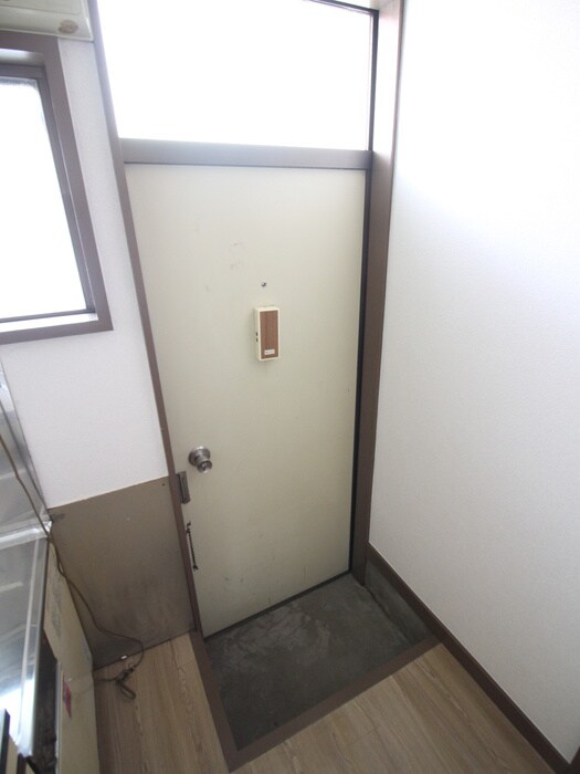 物件内観写真16　(玄関)