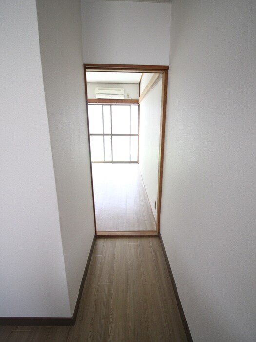 物件内観写真20　(廊下)