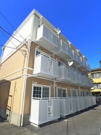 サイジョウビルの外観写真