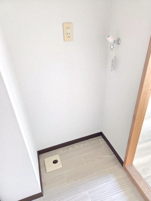 物件内観写真15　(洗濯機置場)