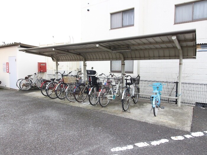 物件外観写真4　(駐輪場)
