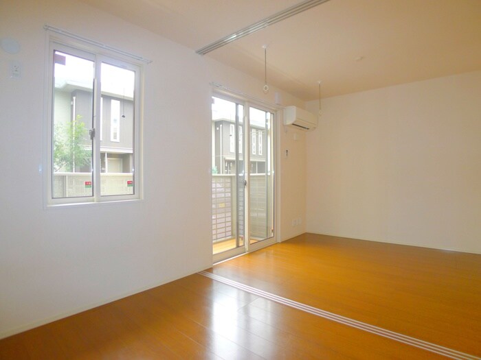 物件内観写真11　(居室)