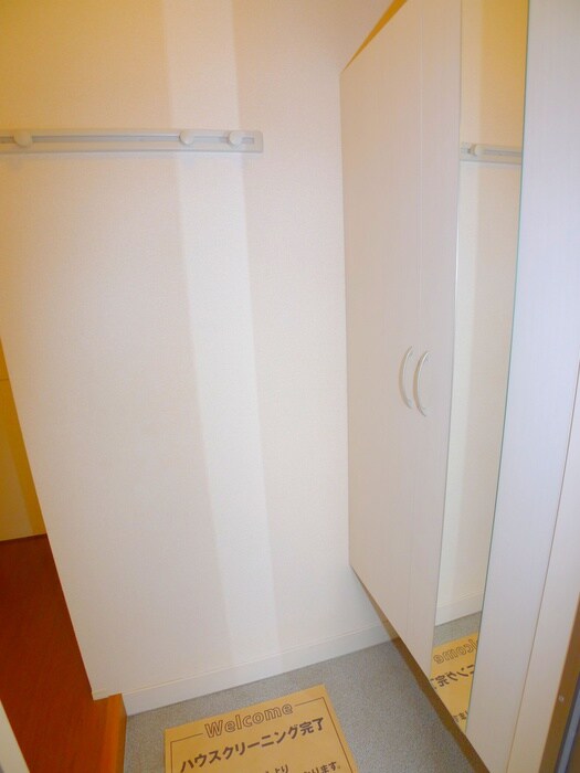 物件内観写真16　(玄関)