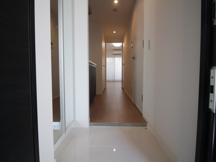 物件内観写真17　(玄関)