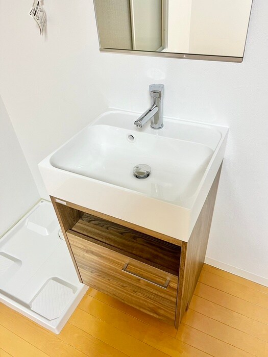 物件内観写真8　(洗面)