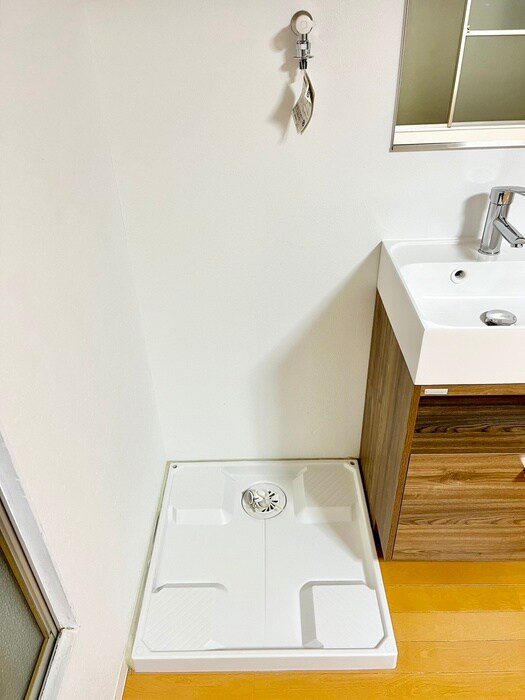 物件内観写真10　(洗濯機置場)