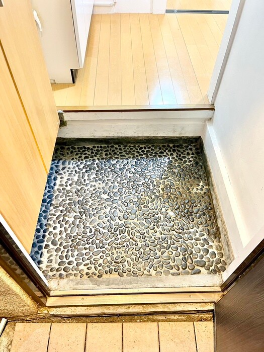 物件内観写真12　(玄関)