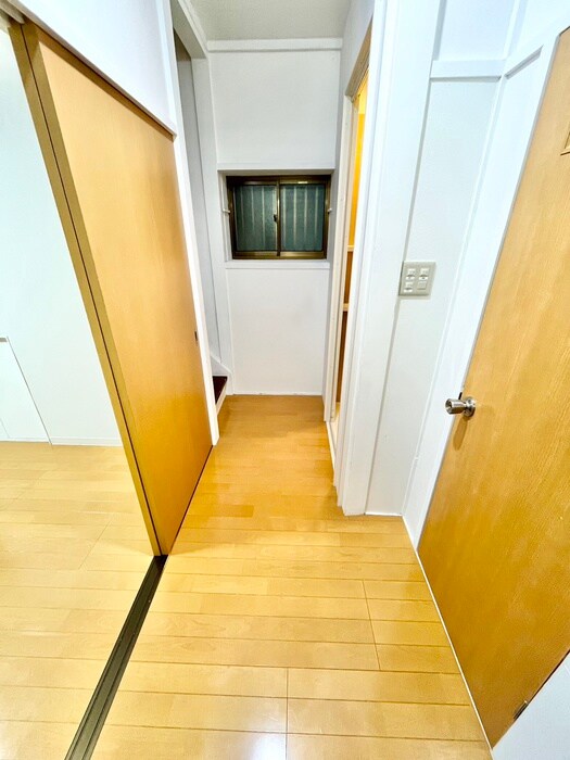 物件内観写真13　(廊下)