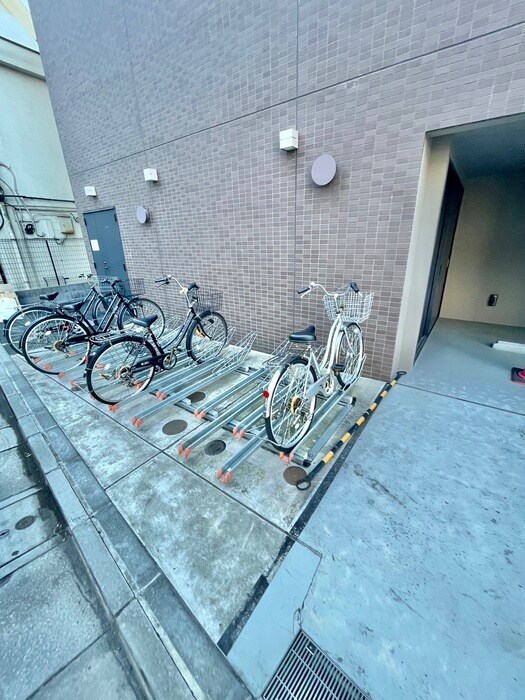 物件外観写真5　(駐輪場)
