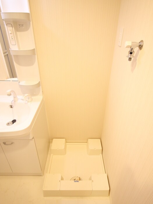 物件内観写真18　(洗濯機置場)