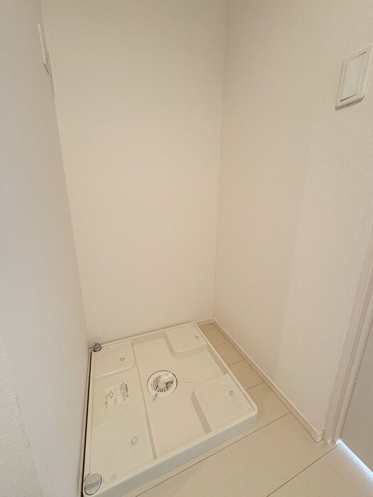 物件内観写真16　(洗濯機置場)