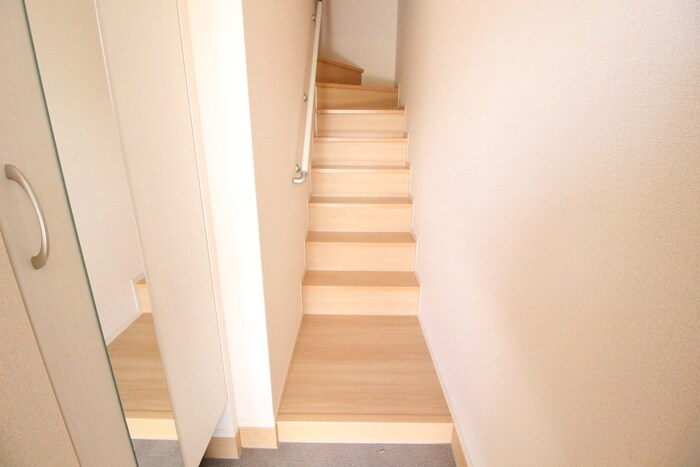 物件内観写真5　(玄関)