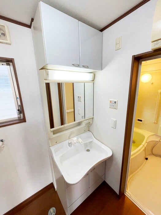 富士本1丁目戸建の洗面