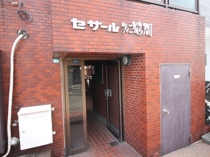 物件外観写真6　(エントランス部分)