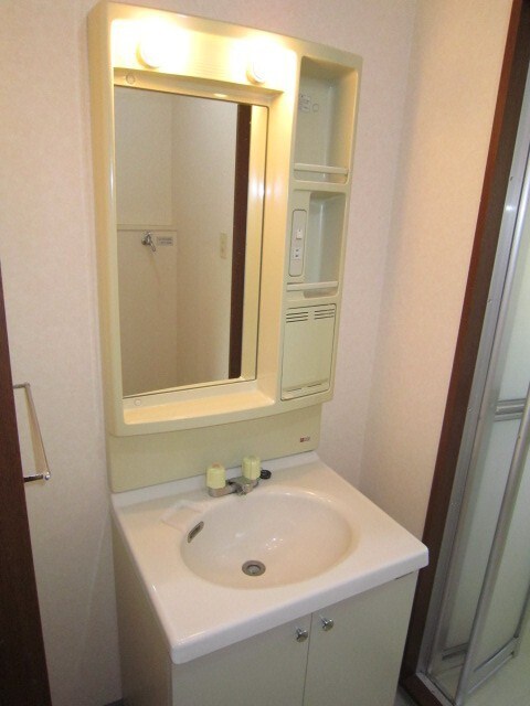 物件内観写真8　(洗面)