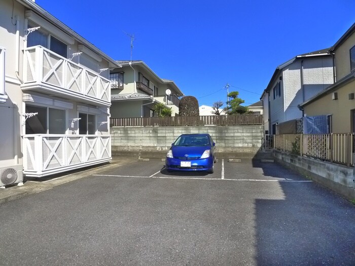 物件外観写真2　(駐車場)