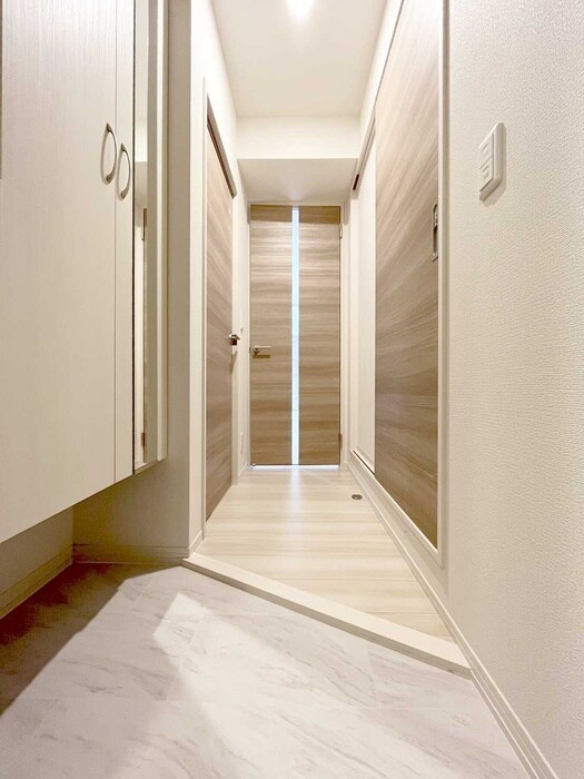 物件内観写真7　(玄関)