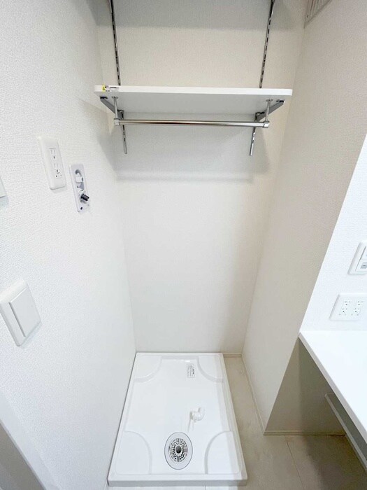 物件内観写真12　(洗濯機置場)