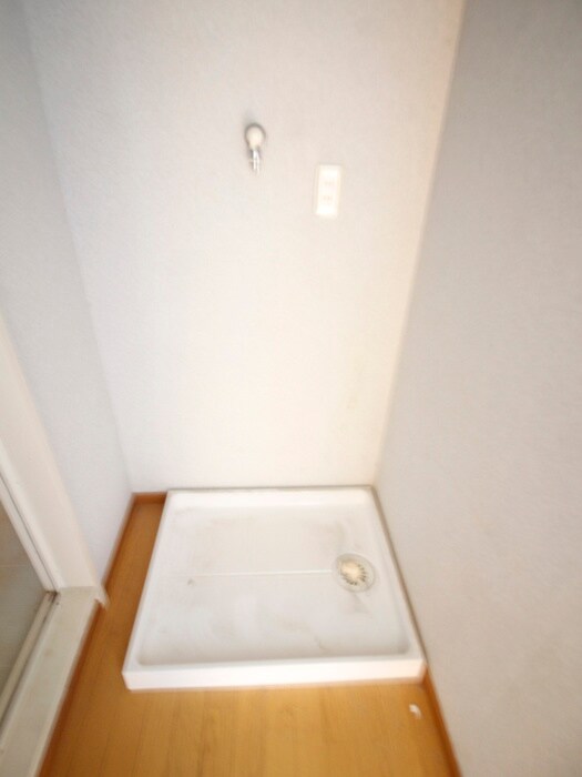 物件内観写真18　(洗濯機置場)