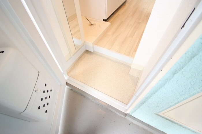 物件内観写真7　(玄関)