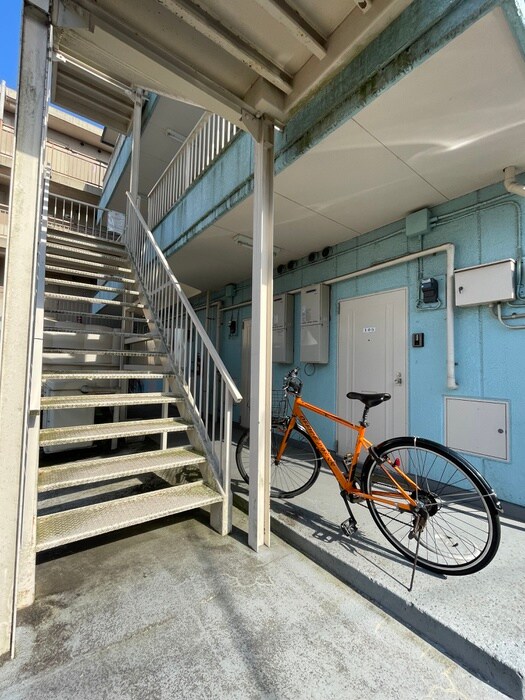 物件外観写真3　(エントランス部分)