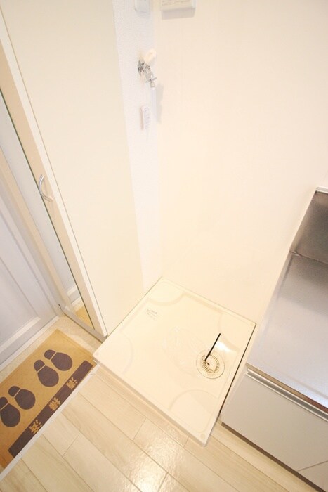 物件内観写真18　(洗濯機置場)