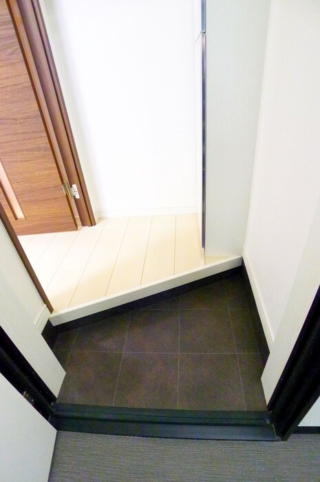 物件内観写真7　(玄関)