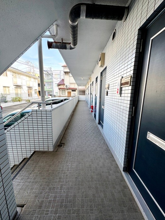 物件外観写真5　(エントランス部分)