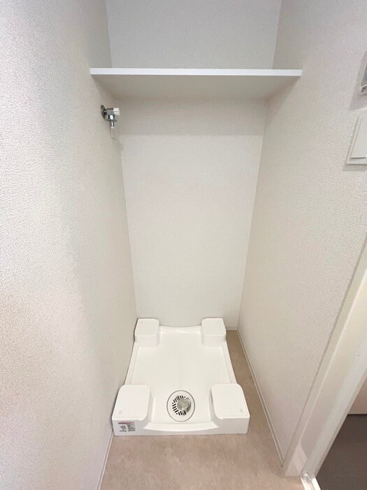 物件内観写真12　(洗濯機置場)