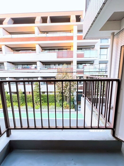 物件内観写真16　(室内からの展望)