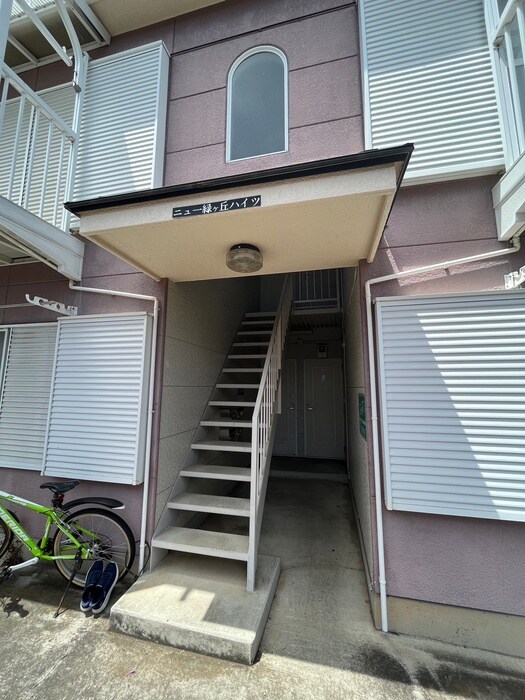 物件外観写真4　(エントランス部分)