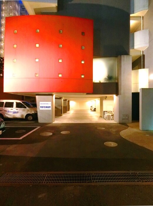 物件外観写真4　(駐車場)