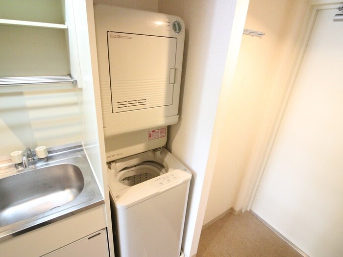 物件内観写真10　(洗濯機置場)