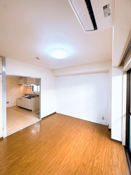 物件内観写真15　(居室)