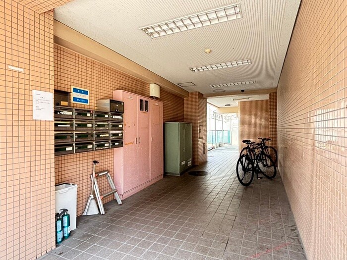 物件外観写真4　(駐輪場)