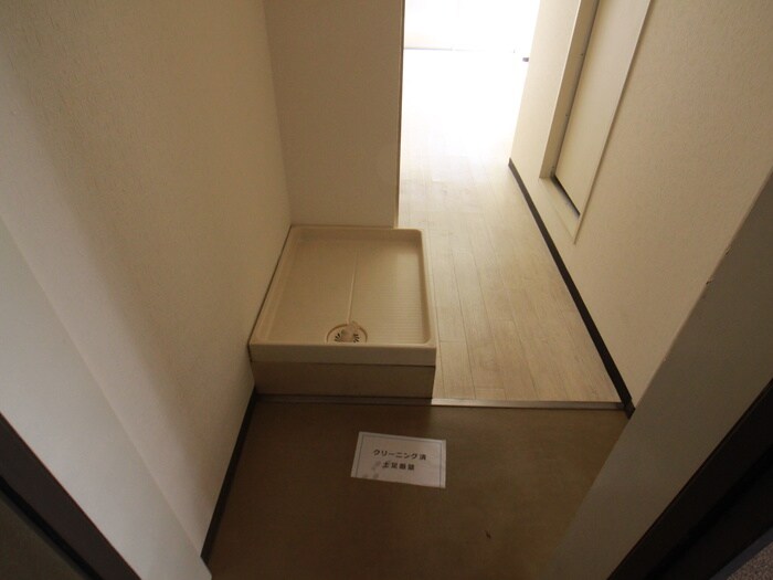 物件内観写真10　(玄関)