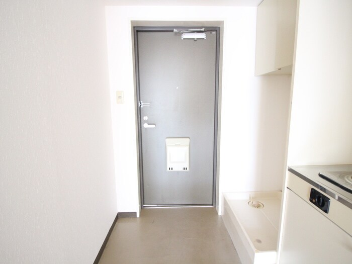 物件内観写真16　(玄関)