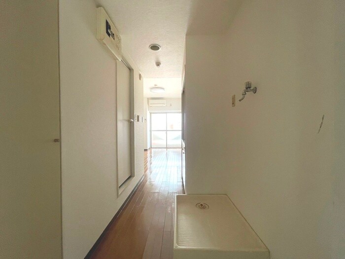 物件内観写真16　(玄関)