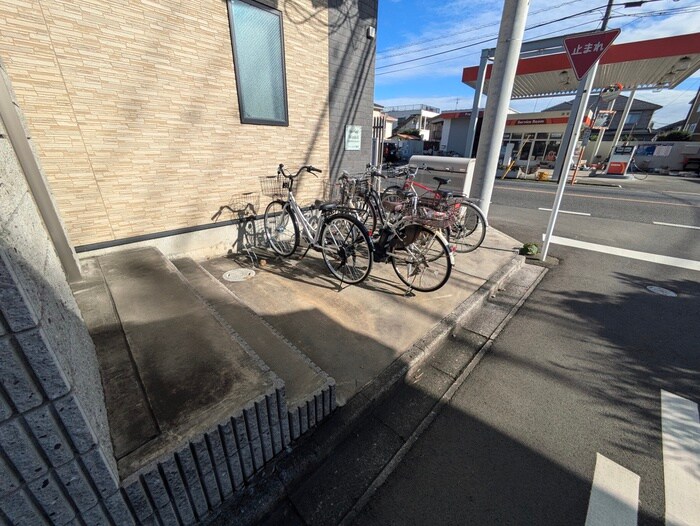 物件外観写真5　(駐輪場)