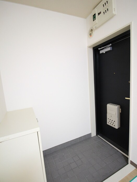 物件内観写真17　(玄関)