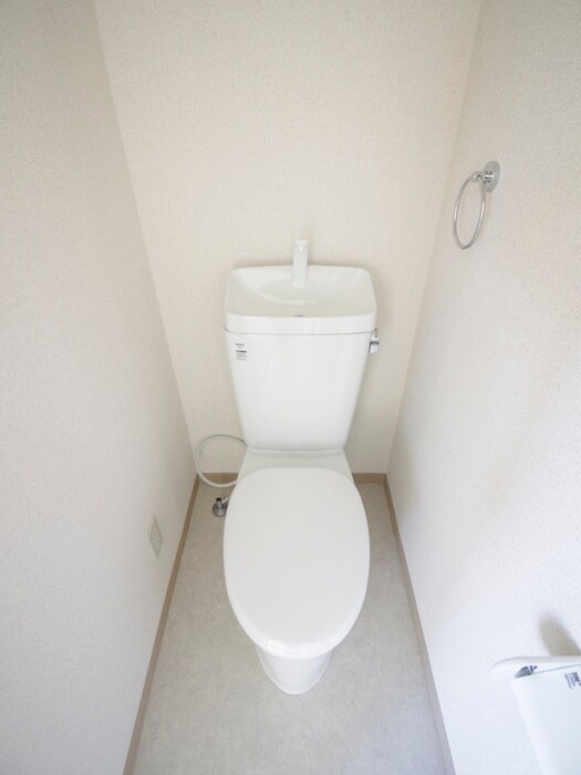 物件内観写真8　(トイレ)