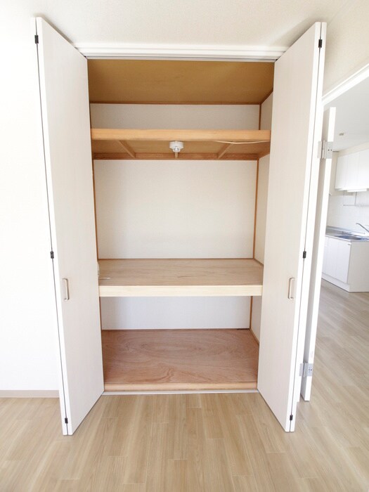 物件内観写真12　(収納)