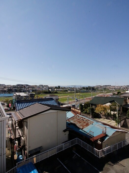 物件内観写真15　(室内からの展望)