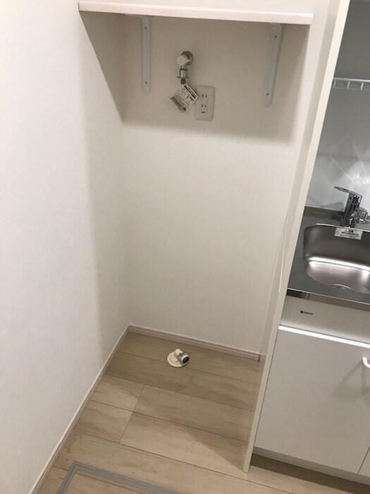 物件内観写真11　(洗濯機置場)