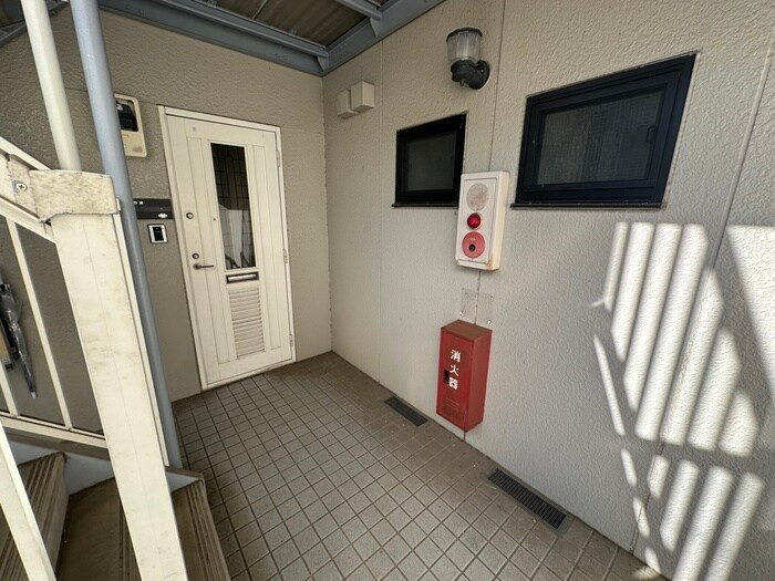 物件外観写真5　(エントランス部分)