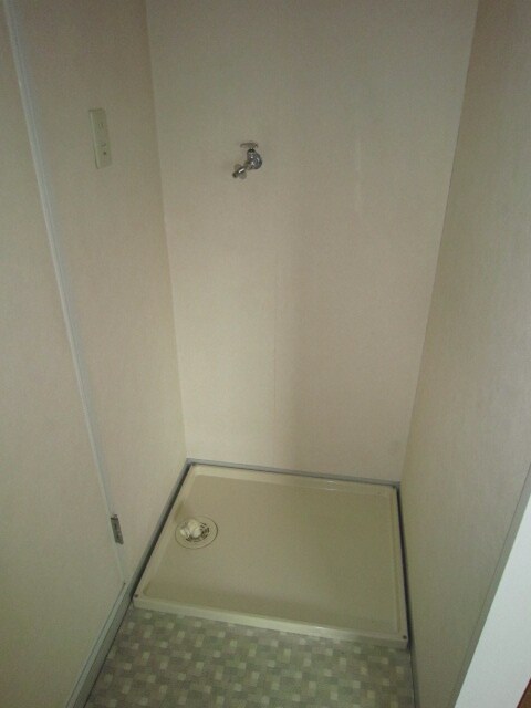 物件内観写真13　(洗濯機置場)