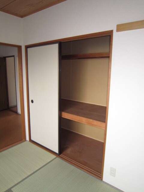 物件内観写真16　(収納)