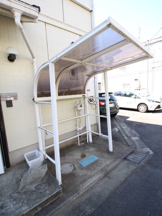 物件外観写真4　(駐輪場)