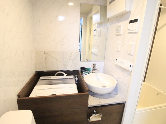 物件内観写真13　(洗濯機置場)